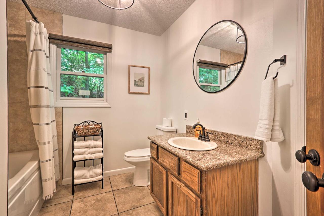 Gatlinburg Chalet Hot Tub, Sauna And Mountain View Exterior photo